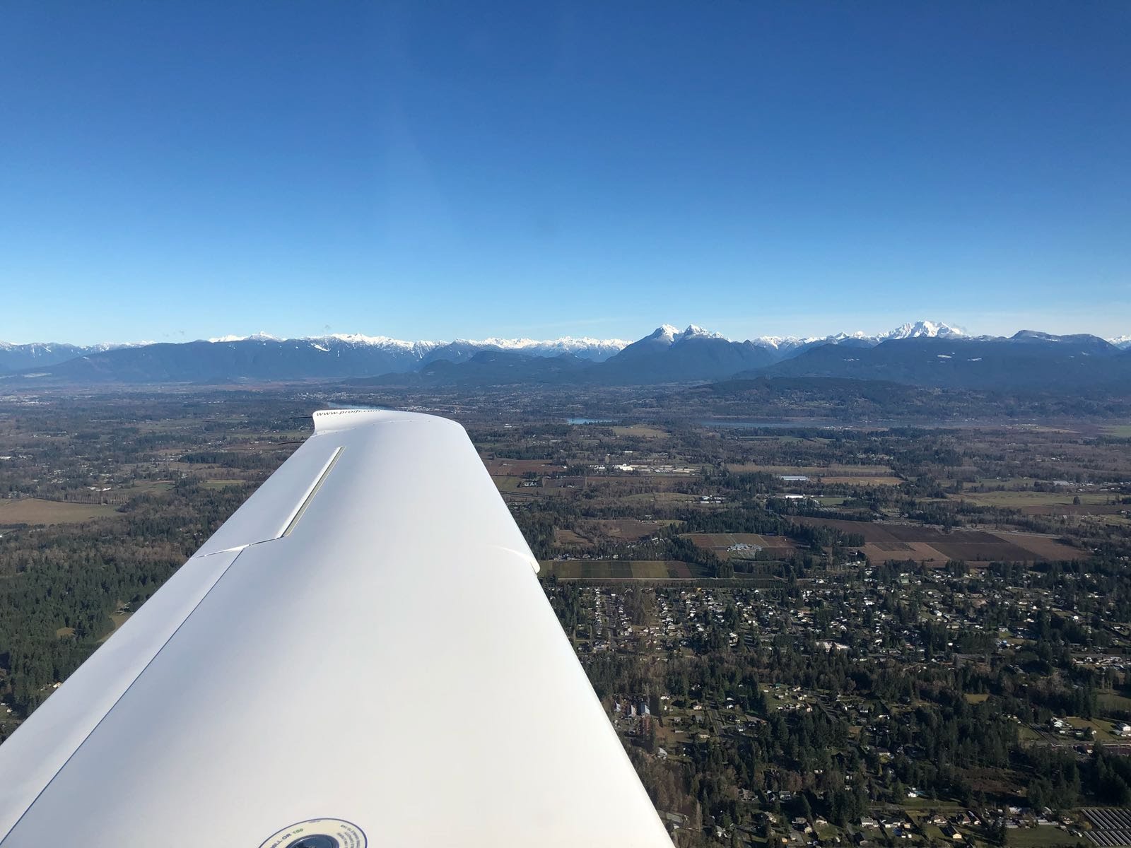 Cirrus SR-20 and Rocky Mountain