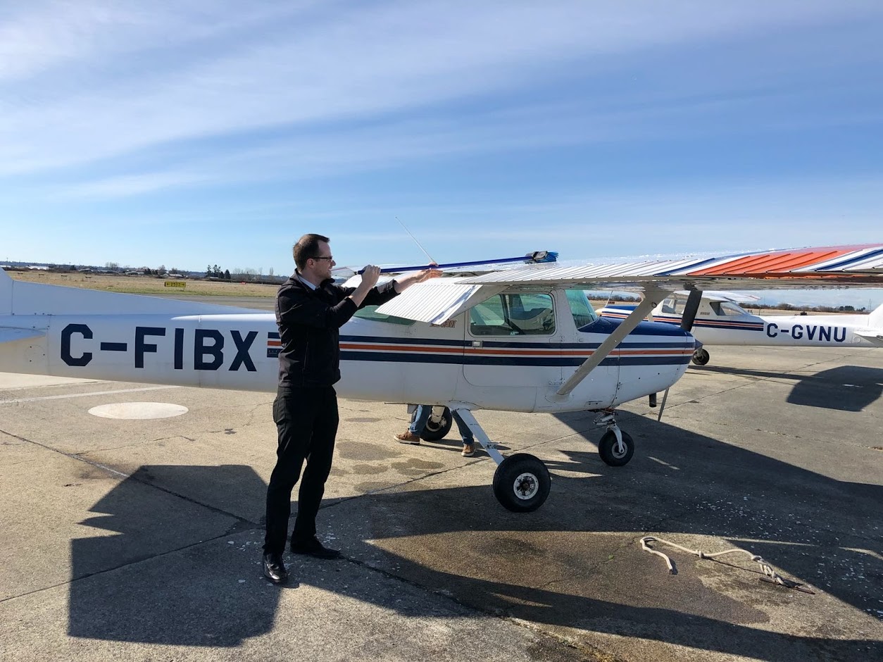 Cessna 152 C-FIBX Deicing