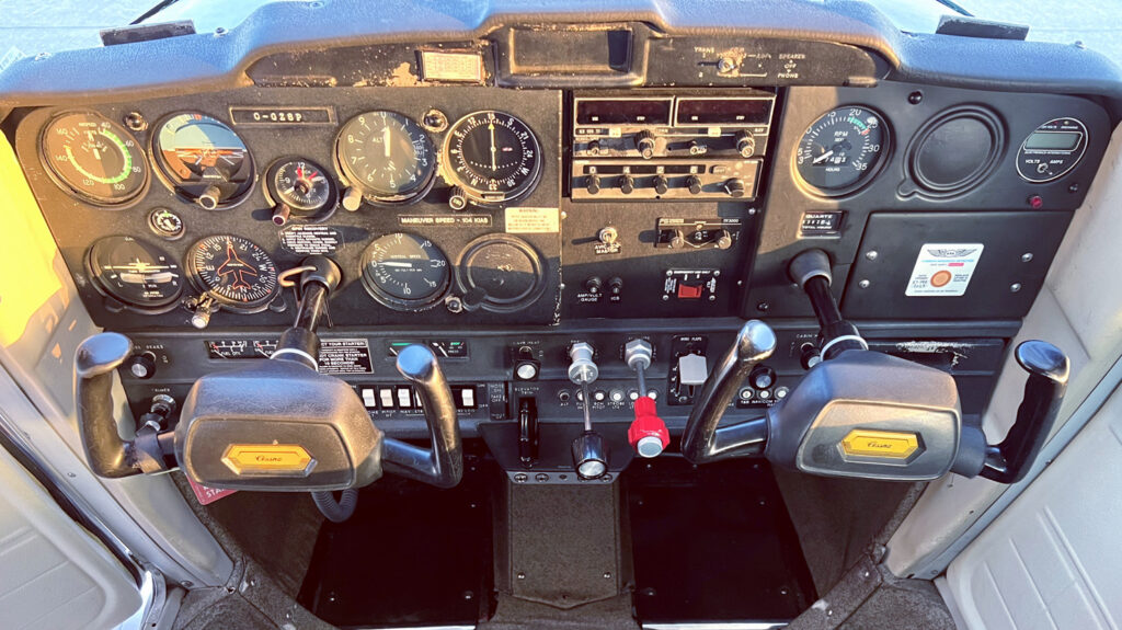 Cessna 152 Cockpit View C-GZSP
