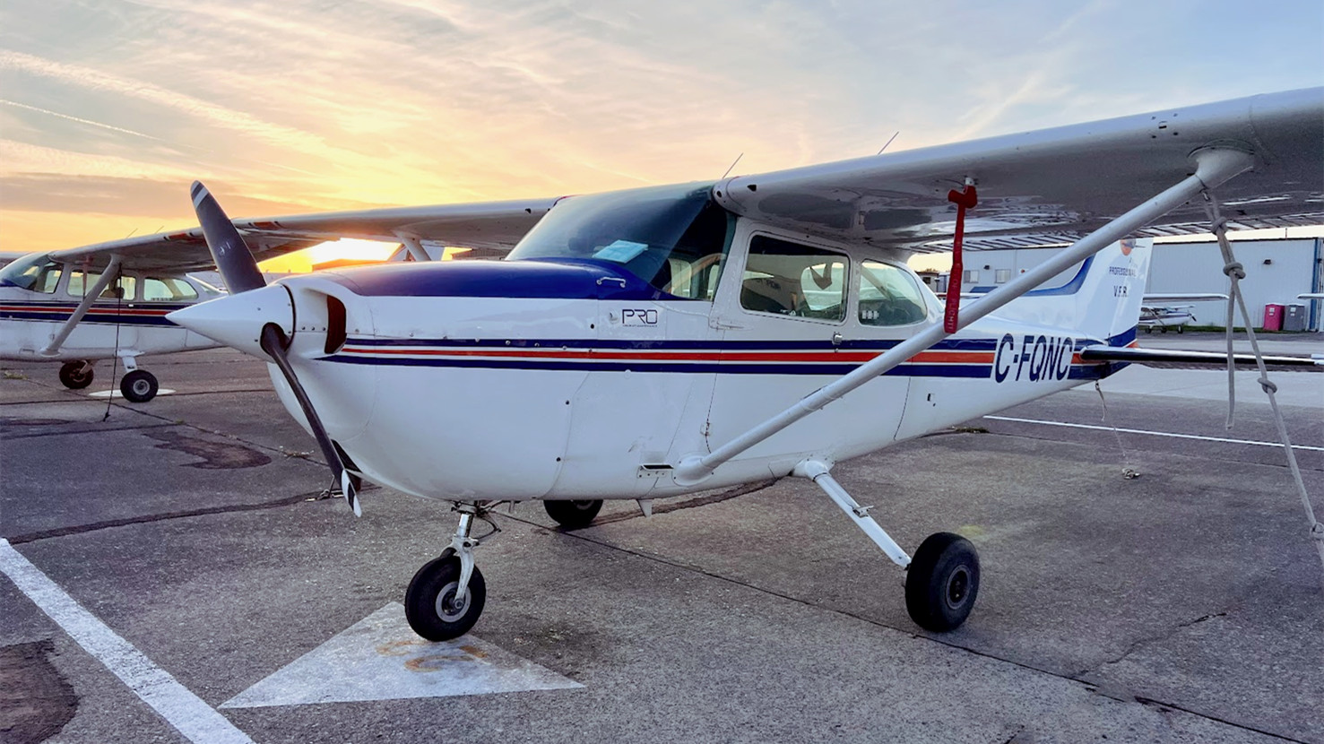 Cessna 172 Verbrauch Pro Stunde Cessna 172 C-FQNC - Professional Flight Center