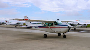 Cessna 172 taxiing