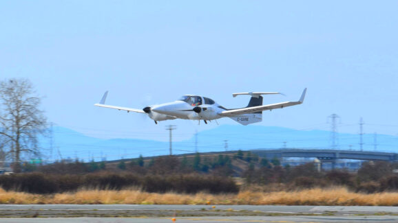 Diamond DA42 Twin Star Low Pass C-GXRE